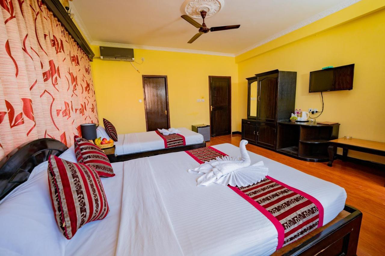 Hotel Bougainvillea โพคารา ภายนอก รูปภาพ