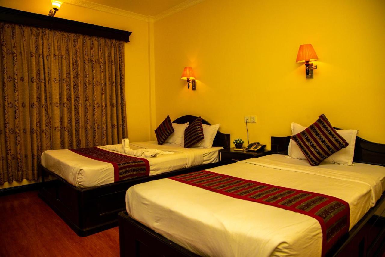 Hotel Bougainvillea โพคารา ภายนอก รูปภาพ