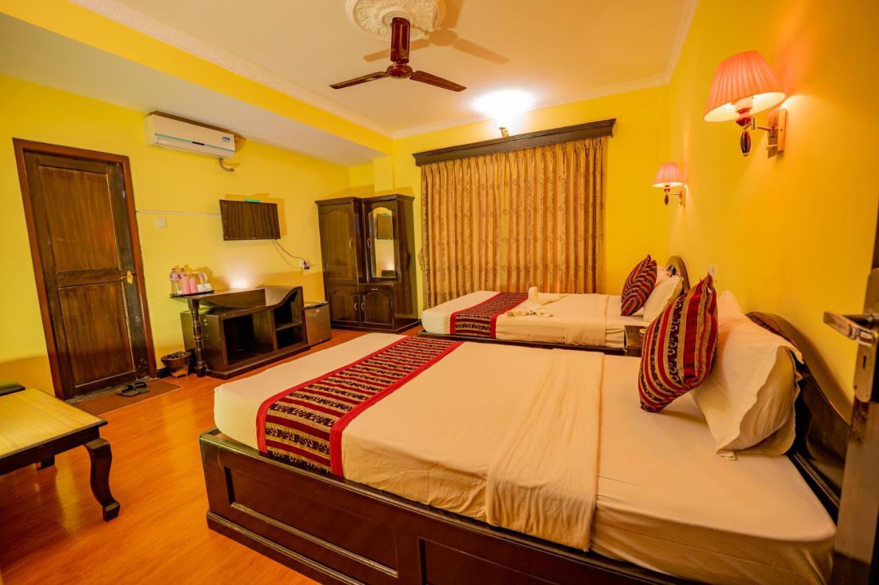 Hotel Bougainvillea โพคารา ภายนอก รูปภาพ