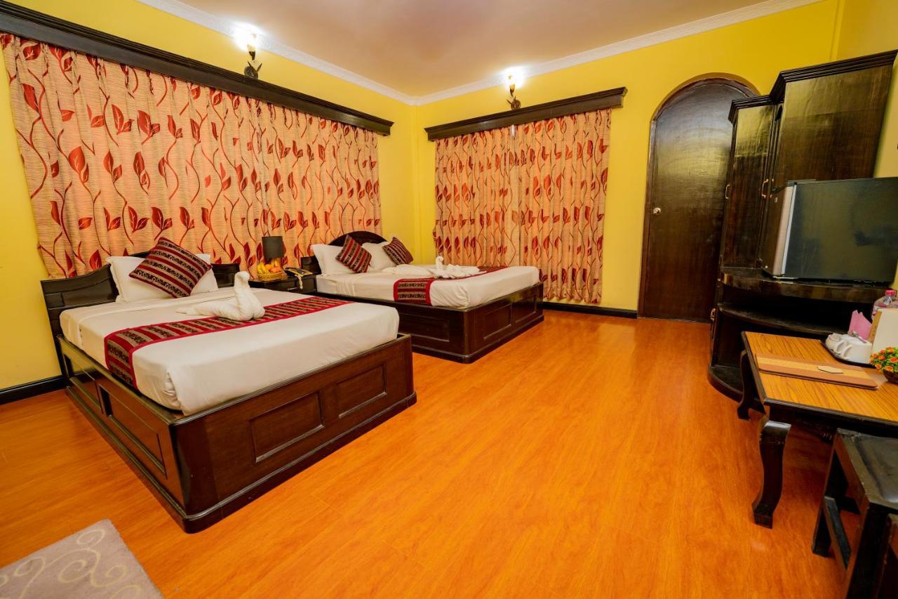 Hotel Bougainvillea โพคารา ภายนอก รูปภาพ