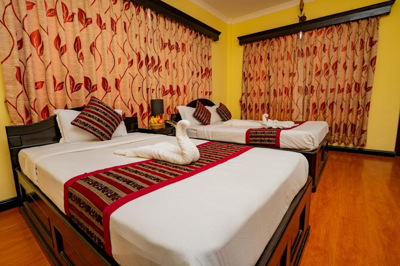 Hotel Bougainvillea โพคารา ภายนอก รูปภาพ