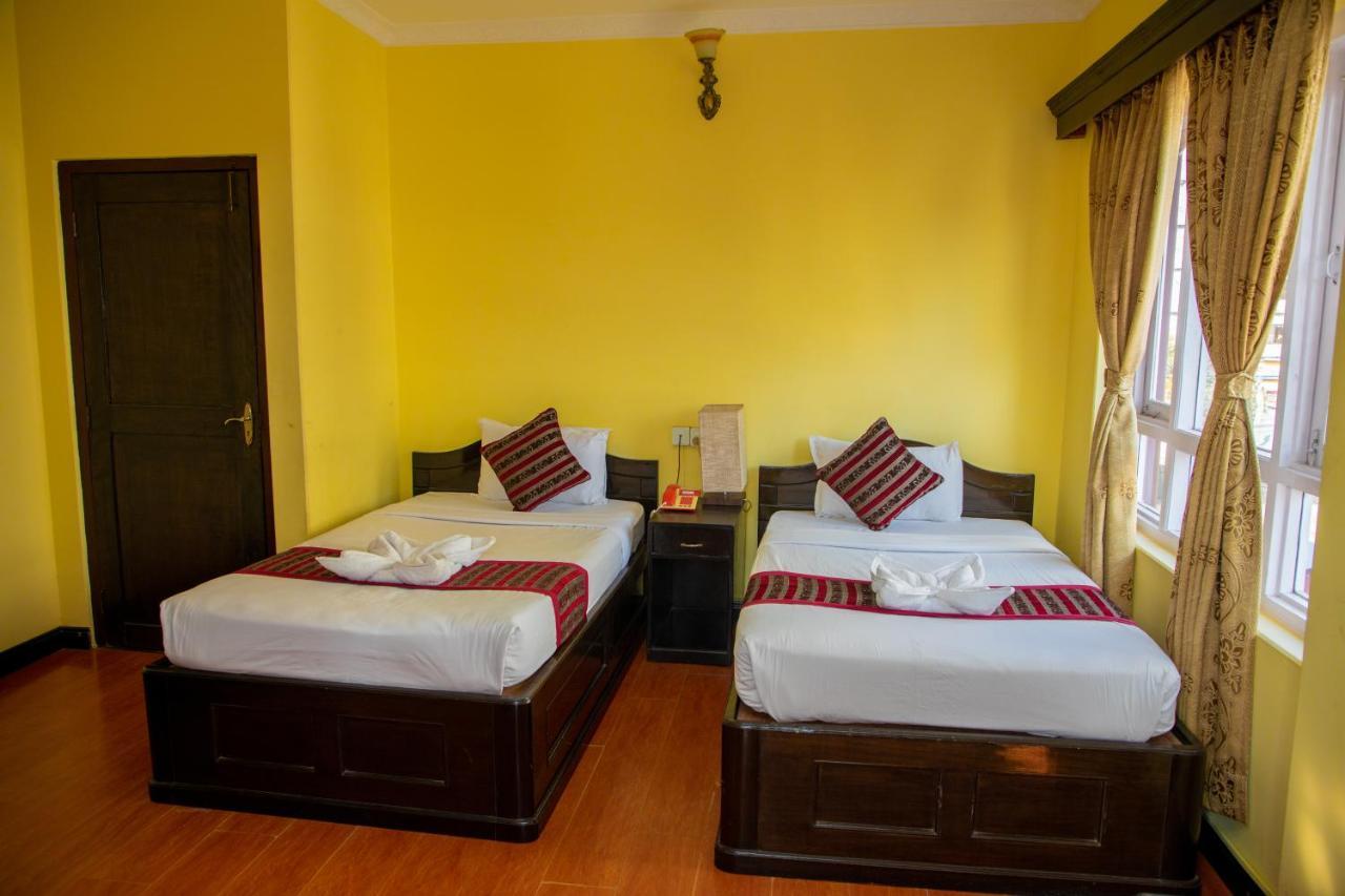 Hotel Bougainvillea โพคารา ภายนอก รูปภาพ