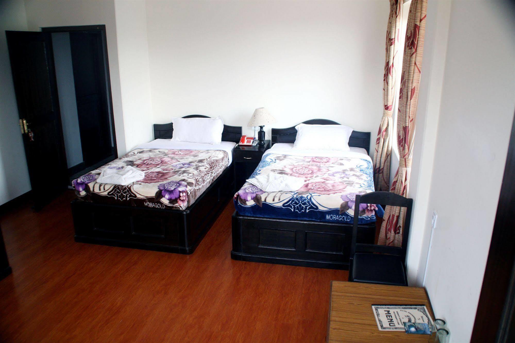 Hotel Bougainvillea โพคารา ภายนอก รูปภาพ