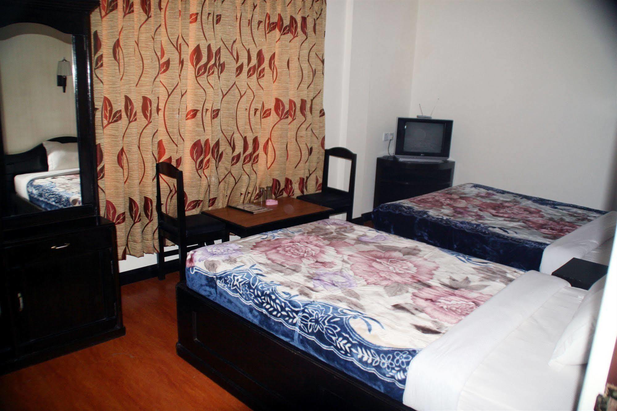 Hotel Bougainvillea โพคารา ภายนอก รูปภาพ