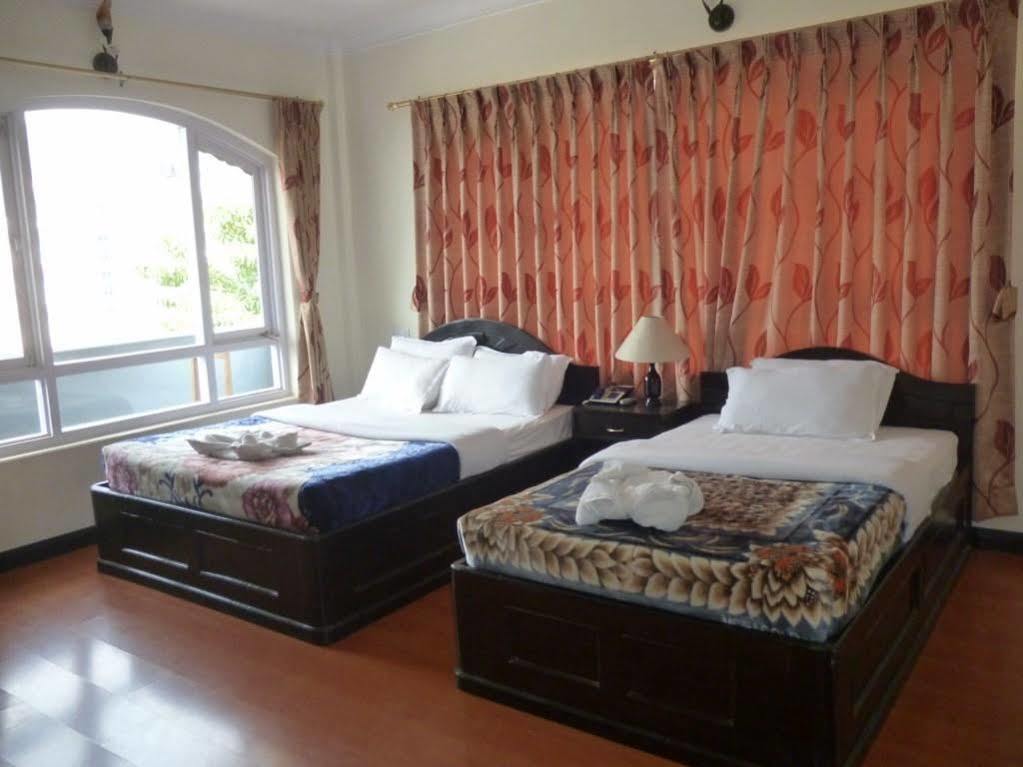 Hotel Bougainvillea โพคารา ภายนอก รูปภาพ