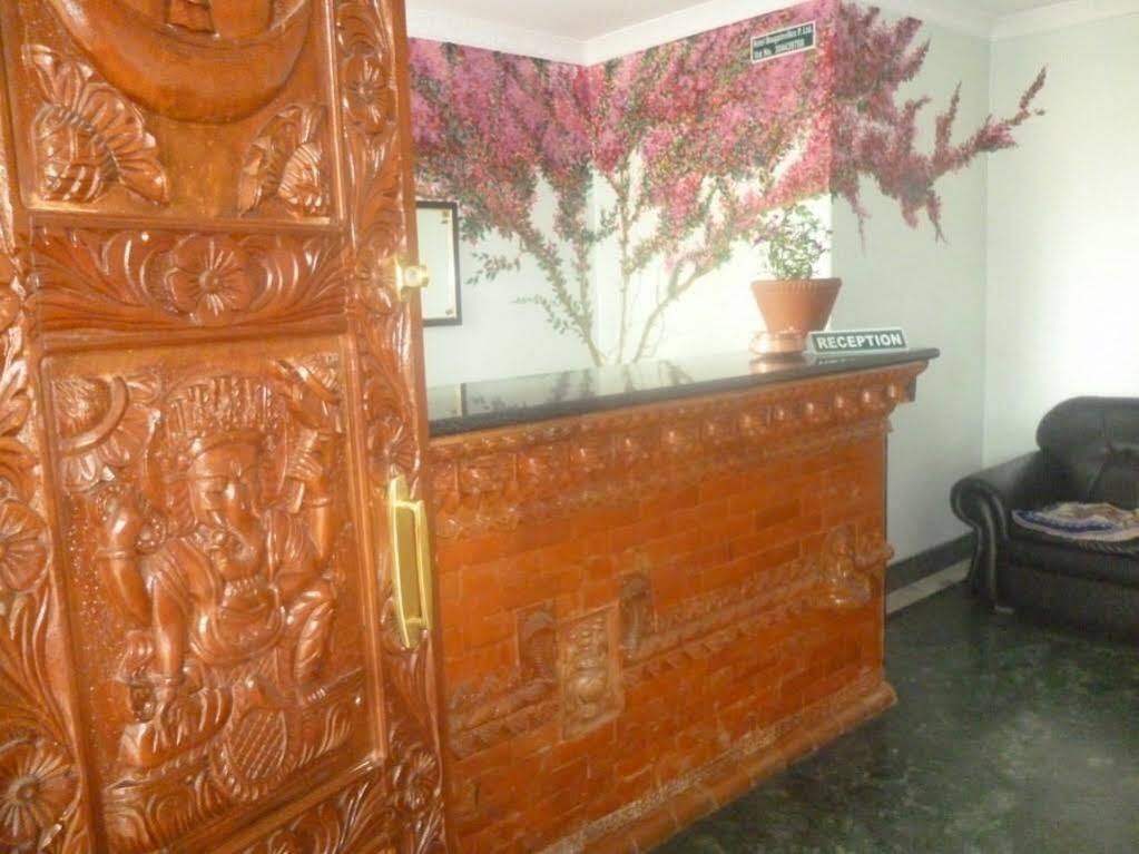 Hotel Bougainvillea โพคารา ภายนอก รูปภาพ