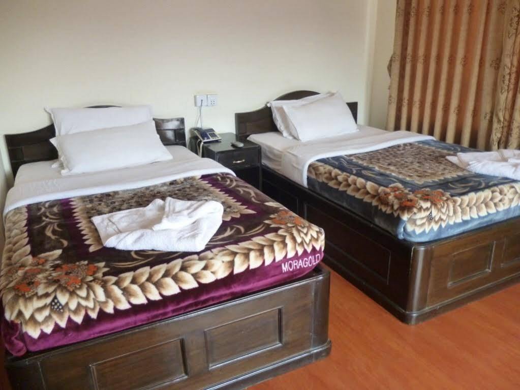 Hotel Bougainvillea โพคารา ภายนอก รูปภาพ