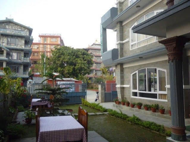 Hotel Bougainvillea โพคารา ภายนอก รูปภาพ
